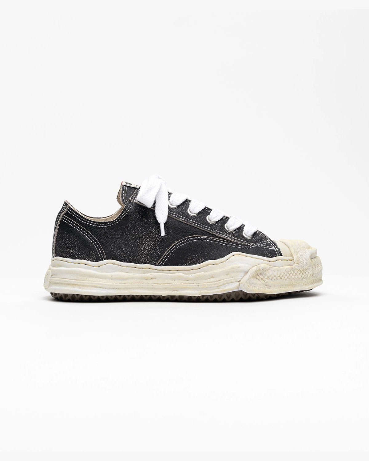 Maison MIHARA YASUHIRO の "HANK" OG Sole Shrink Leather Low-top Sneaker (A16FW734)