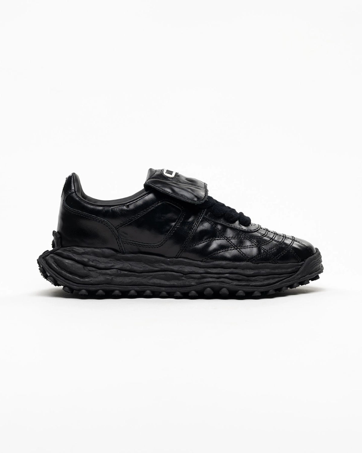 Maison MIHARA YASUHIRO の "SCOTT" OG Sole Wrinkled Leather Low-top Sneakers (A17FW717)
