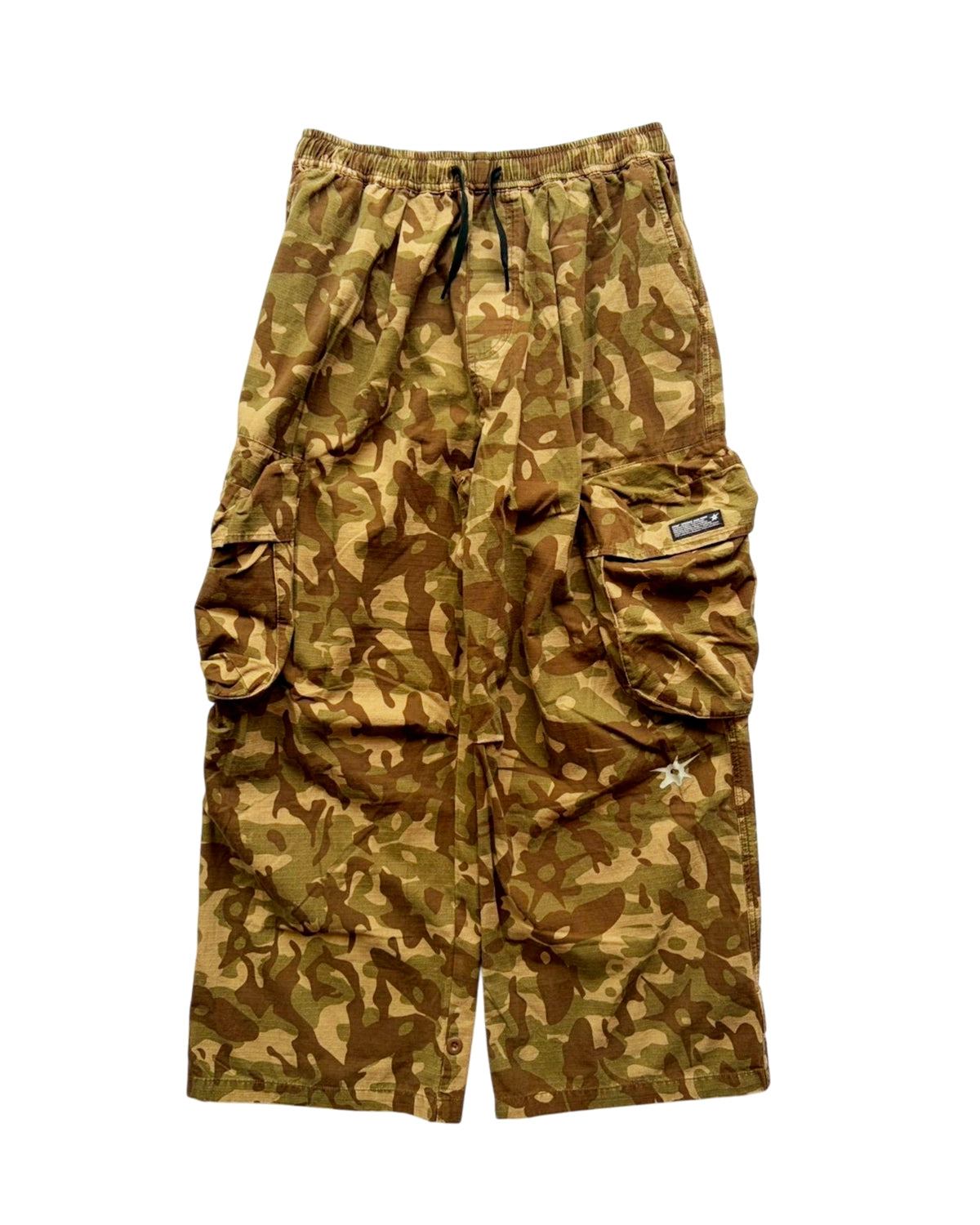P.A.M.(Perks And Mini) の GARDEN VARIETY CAMO CHOW PANTS (80086/A)
