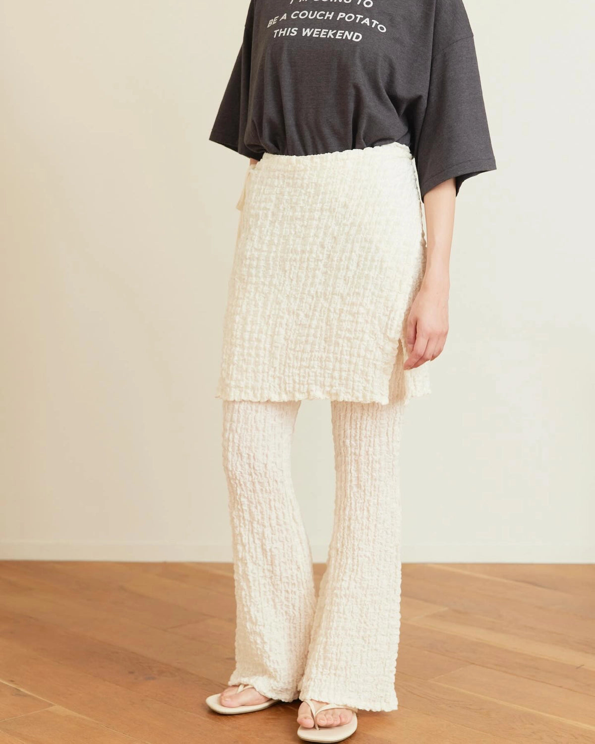 PHEENY の Shrink Lace Apron-Layered Flare Pants (PS26-CS21)