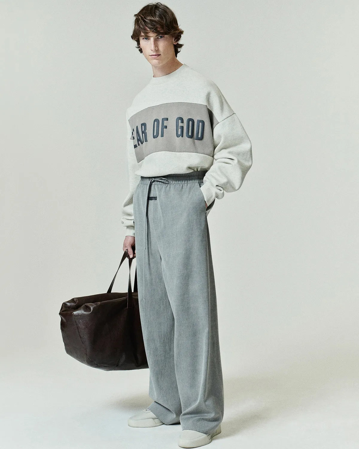 ESSENTIALS / Cropped Relaxed Panelled Sweatshirt (RW00282-0120)