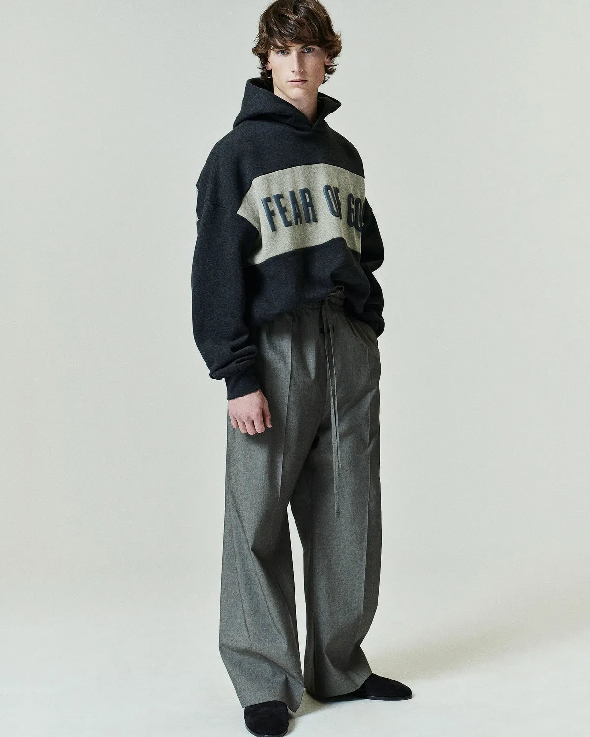 ESSENTIALS / Cropped Relaxed Panelled Hoodie (RW00283-0120)