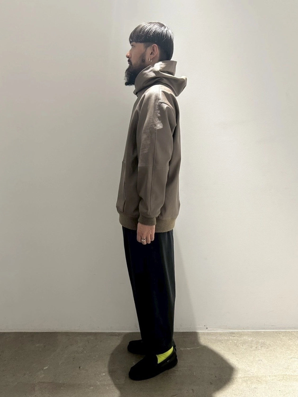 Graphpaper / Bonded Leather Hooded Pullover (GM261-30409)