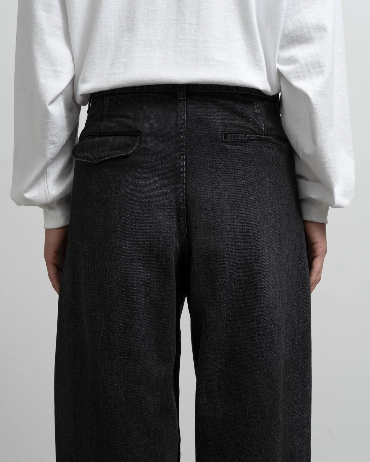Graphpaper / Selvage Denim Two Tuck Tapered Pants (GU263-40060DB)
