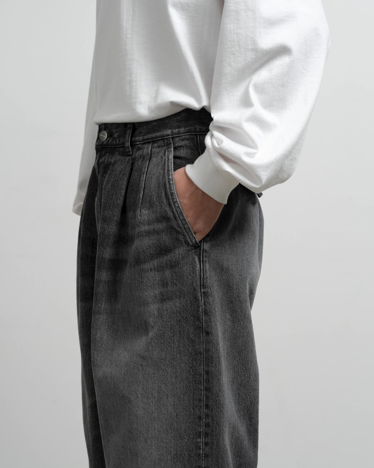 Graphpaper / Selvage Denim Two Tuck Tapered Pants (GU263-40060LB)