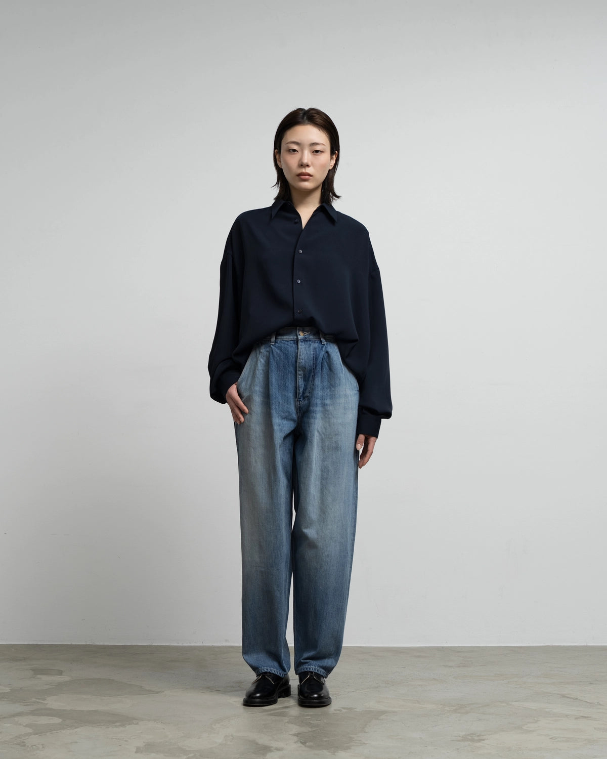 Graphpaper / Selvage Denim Two Tuck Tapered Pants (GU263-40060LB)