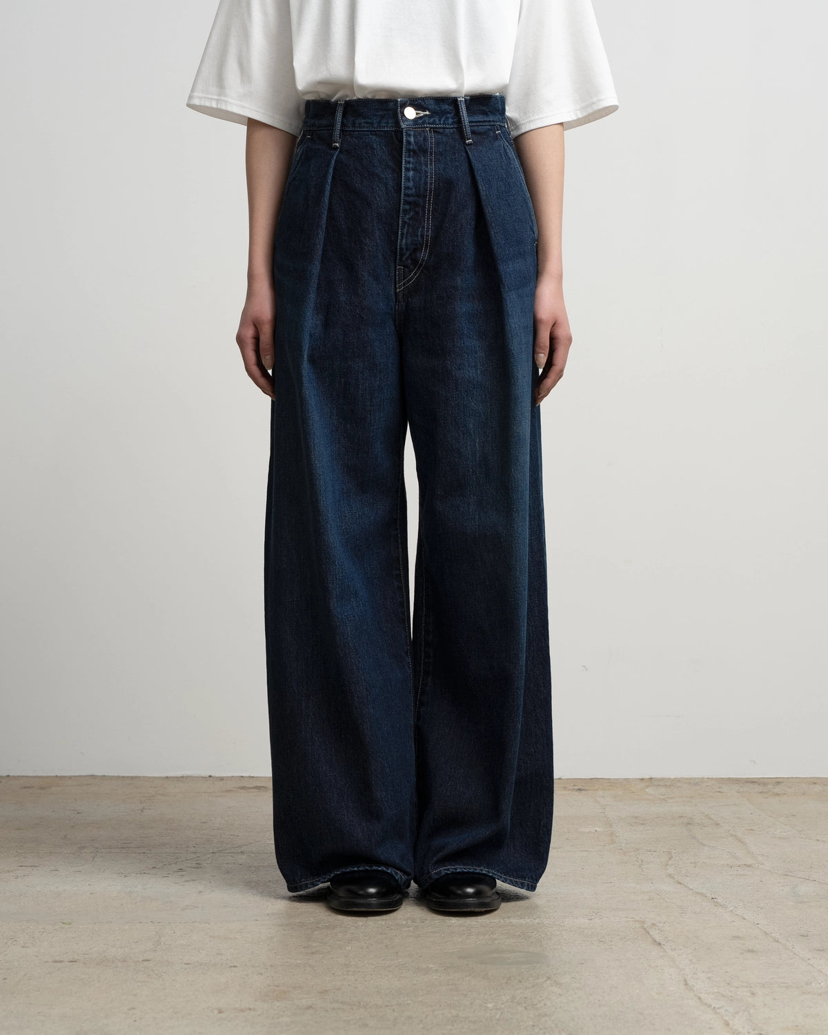 Graphpaper / Selvage Denim Two Tuck Wide Pants (GL263-40062DB)