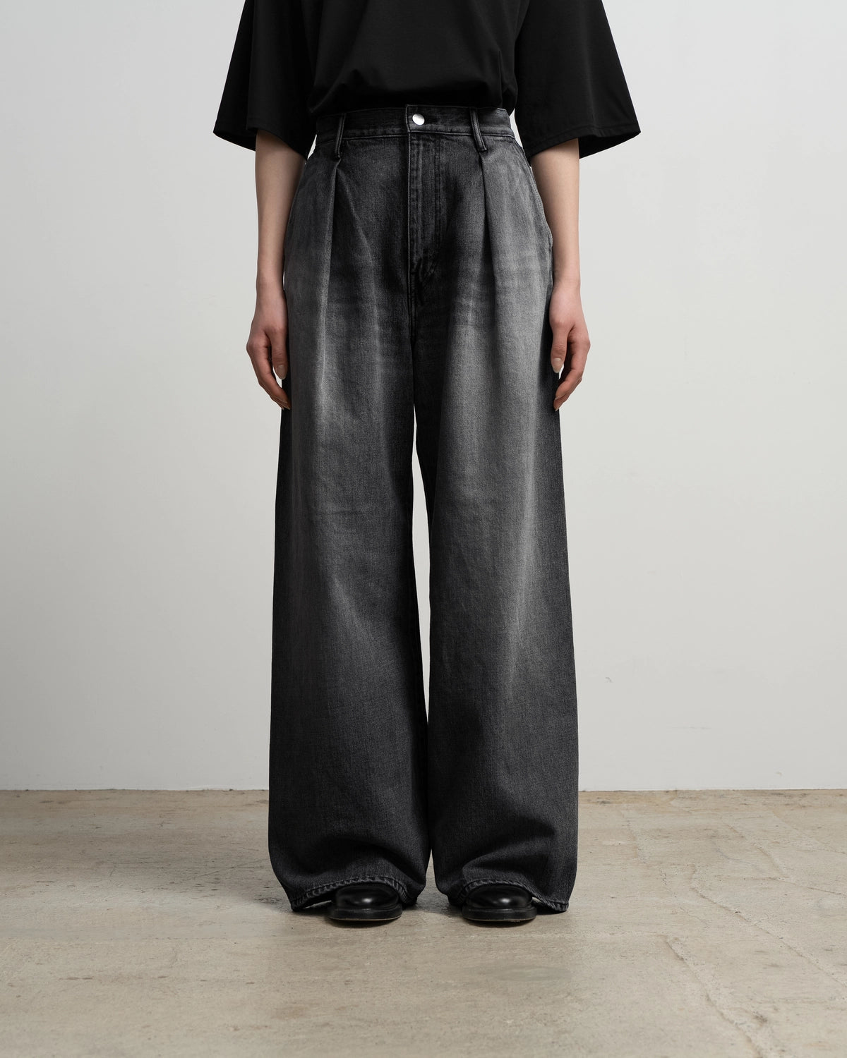 Graphpaper / Selvage Denim Two Tuck Wide Pants (GL263-40062LB)