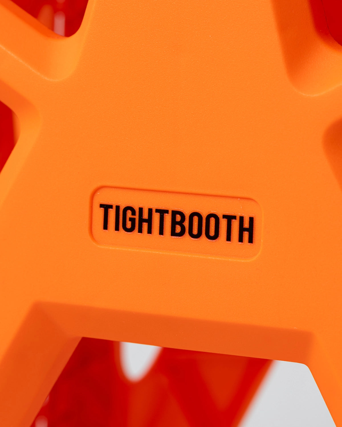 TIGHTBOOTH / LABEL LOGO FOLDING STOOL (SS26-A22)