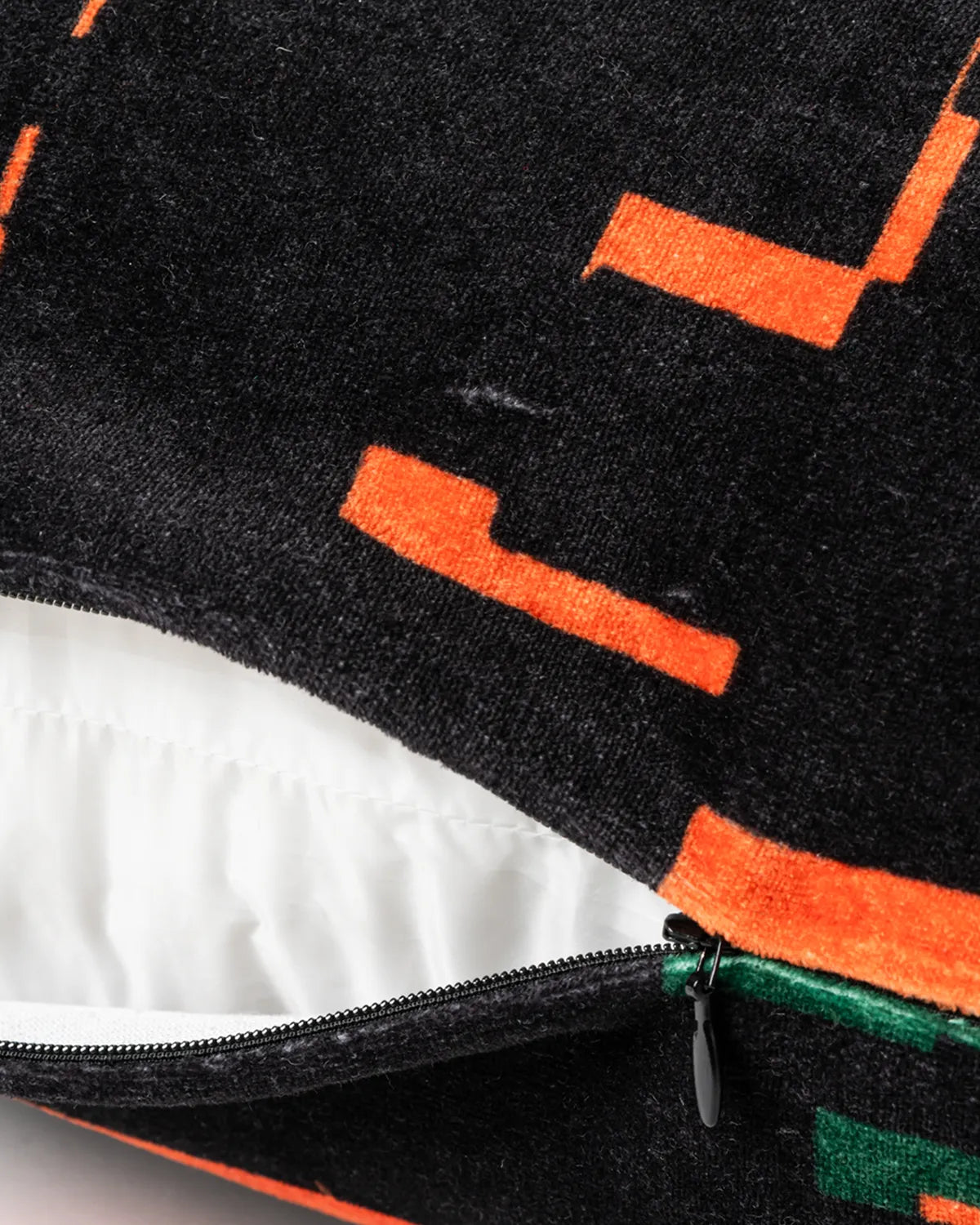 TIGHTBOOTH / NOISE VELOUR CUSHION (FW25-A16)