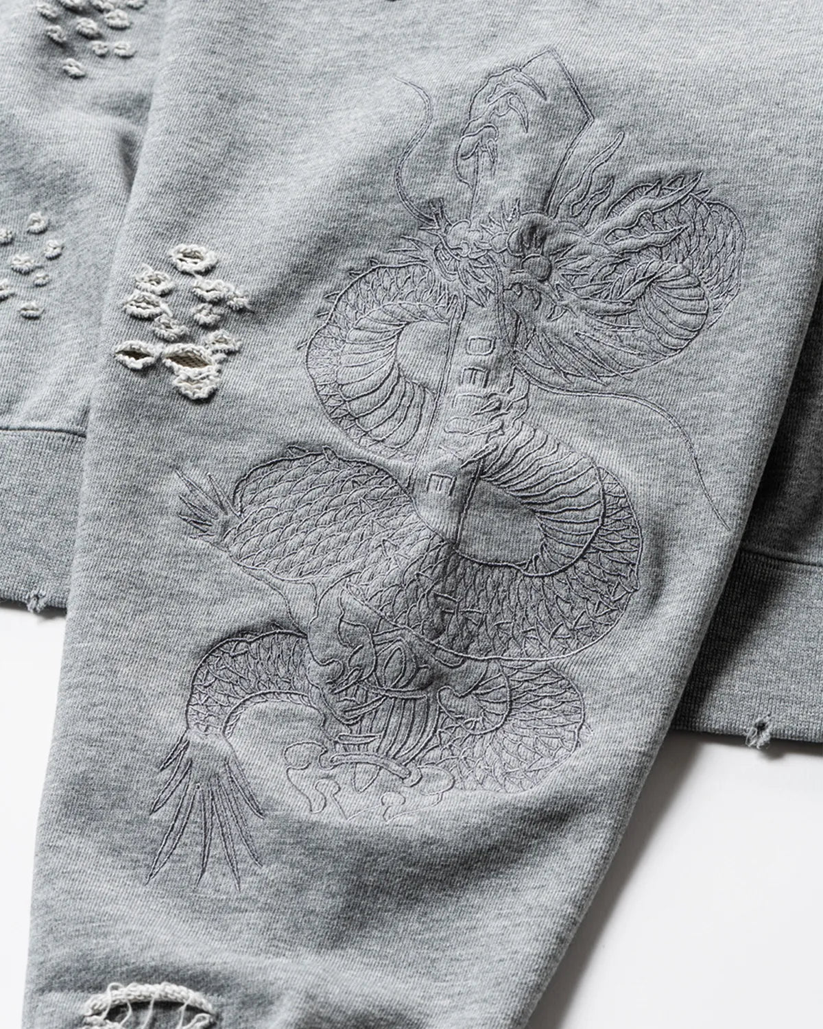 DELUXE / DELUXE × TIGHTBOOTH DAMAGE CREW SWEAT (26SD2718)