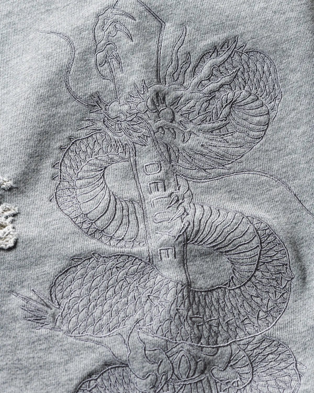 DELUXE / DELUXE × TIGHTBOOTH DAMAGE CREW SWEAT (26SD2718)