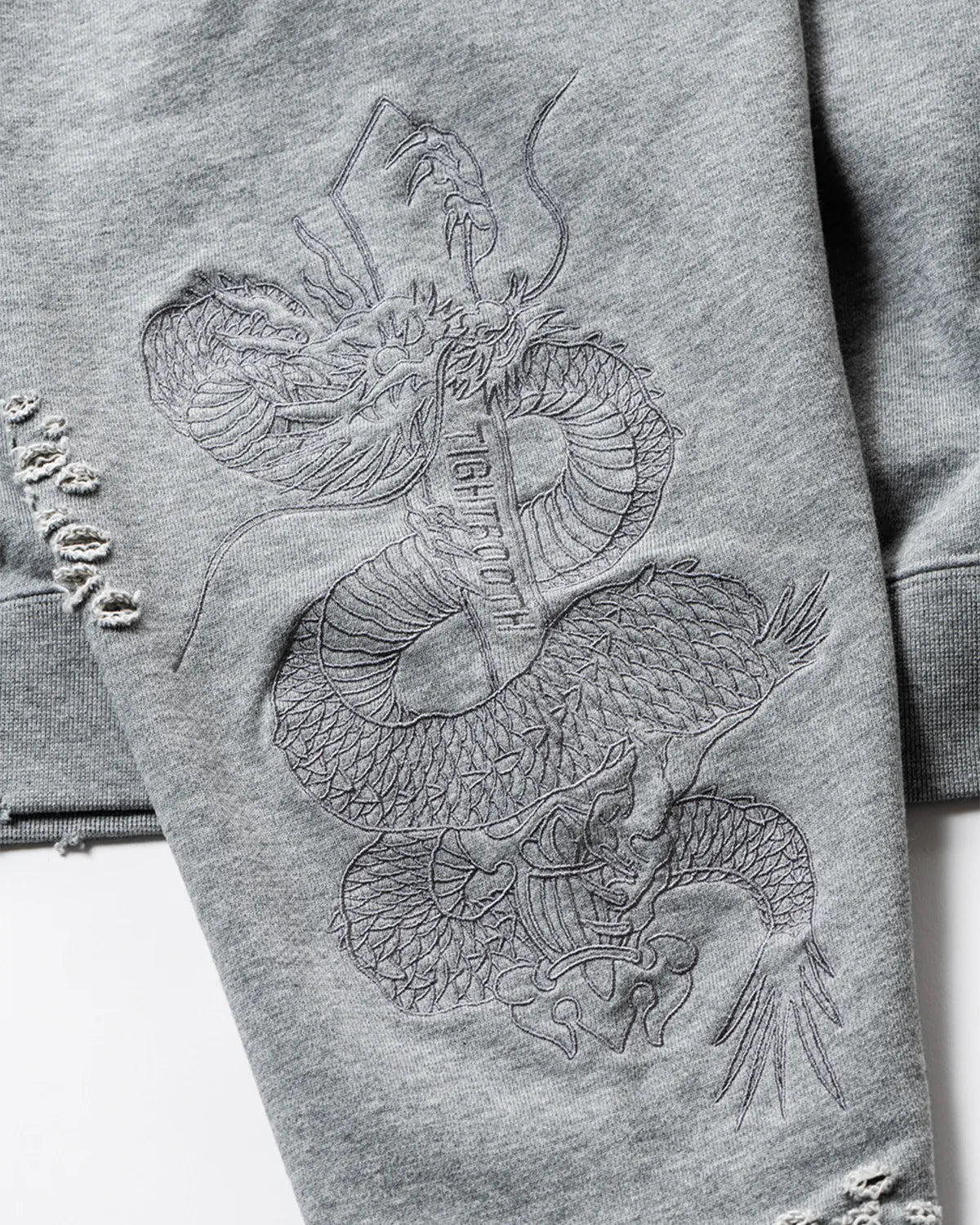 DELUXE / DELUXE × TIGHTBOOTH DAMAGE CREW SWEAT (26SD2718)