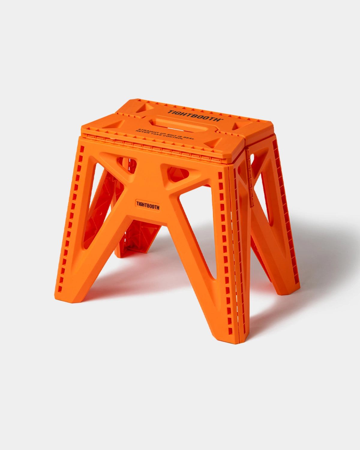 TIGHTBOOTH / LABEL LOGO FOLDING STOOL (SS26-A22)