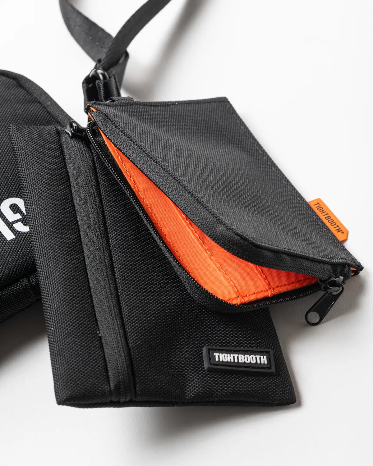 TIGHTBOOTH / TRIPLE STACK POUCH (FW26-A05)