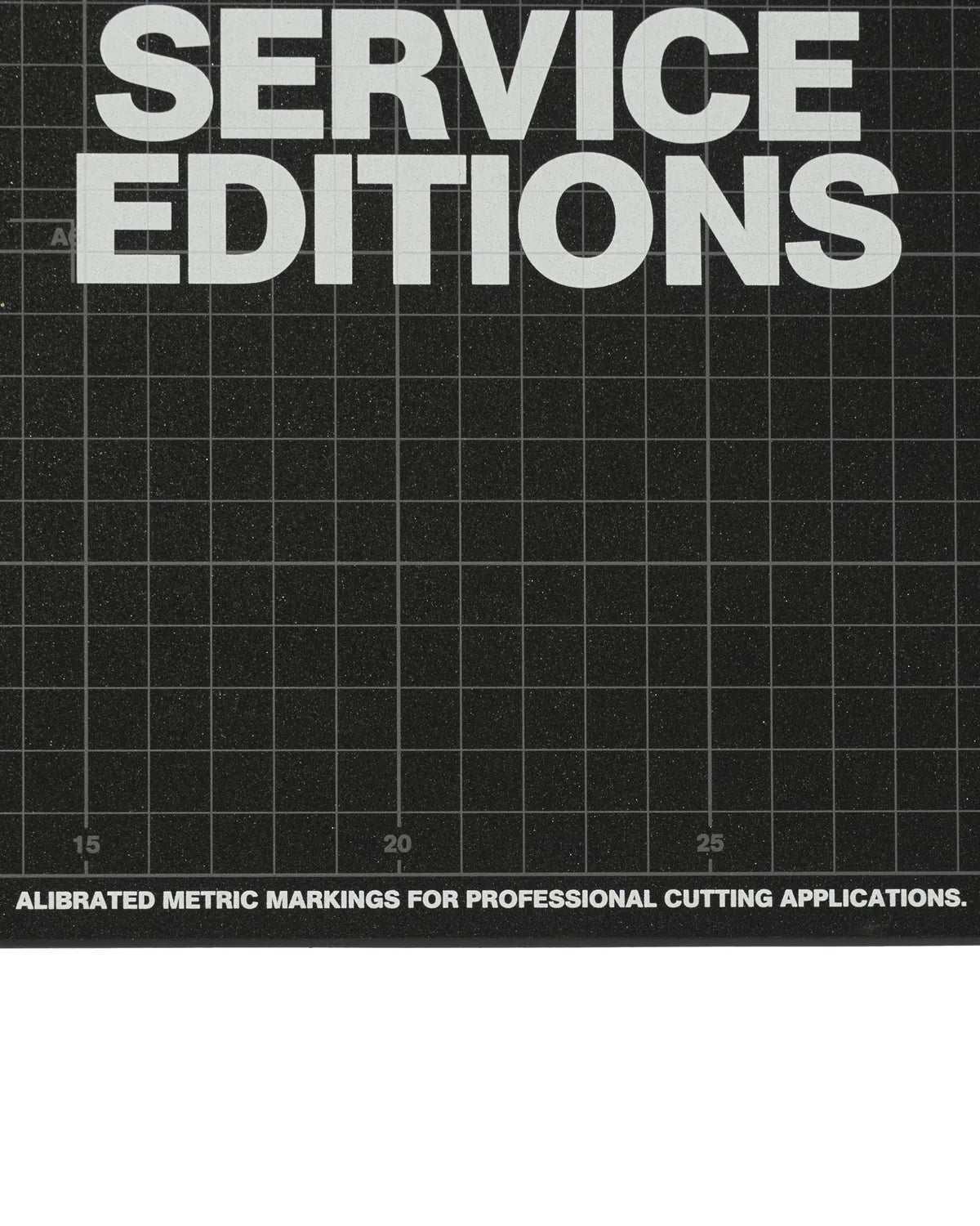 FreshService / FRIEND EDITIONS UTILITY CUTTING MAT "FE MONOGRAM" (FSP263-99122FE)