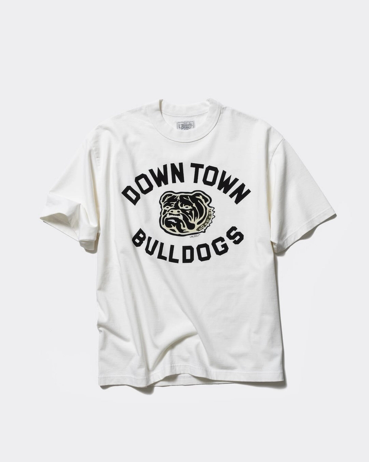 Unlikely の Unlikely Authentic Graphic Tee "BULLDOGS" (U26S-04-0002)