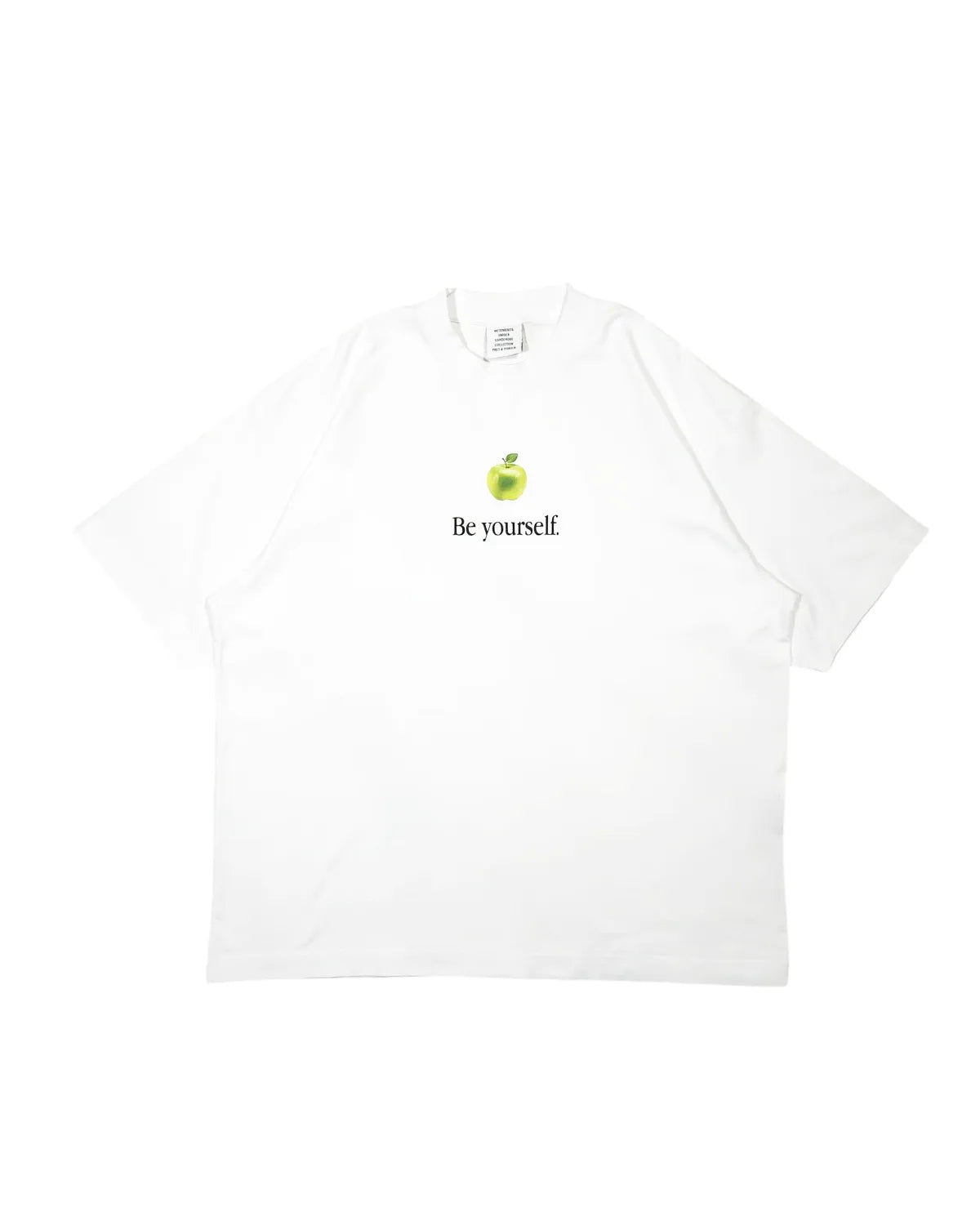 VETEMENTS の BE YOURSELF OVERSIZED T-SHIRT (UH76TR350W)