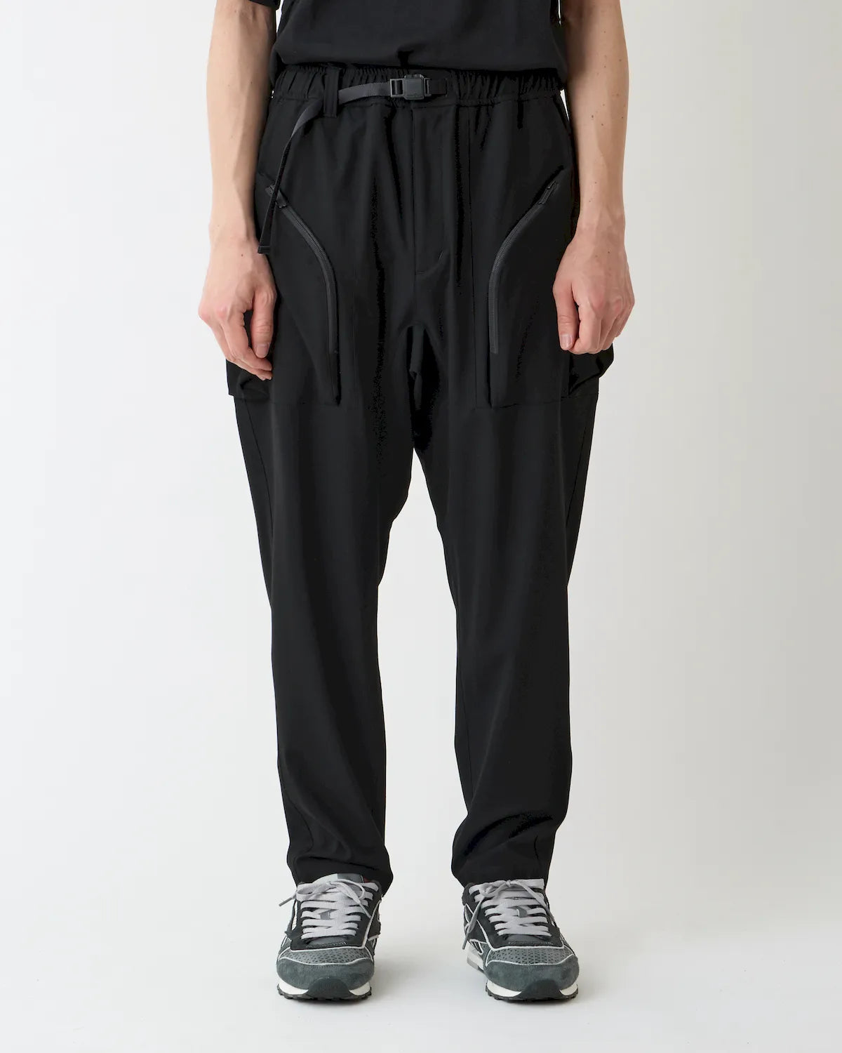 White Mountaineering の EASY CARGO PANTS (WM2573401)