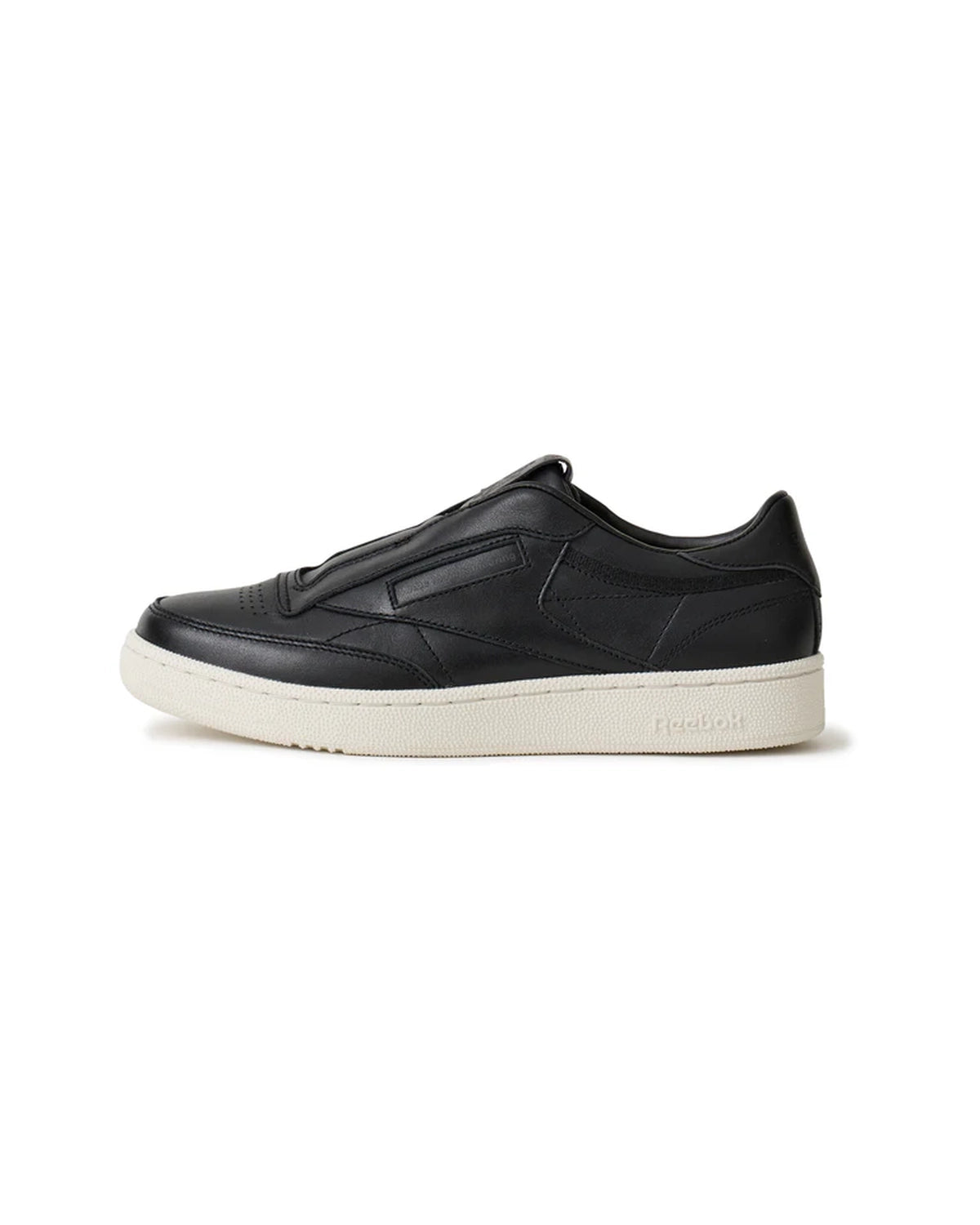White Mountaineering × Reebok の WM×Reebok CLUB C 85 VINTAGE SLIP-ON (WM2573814)