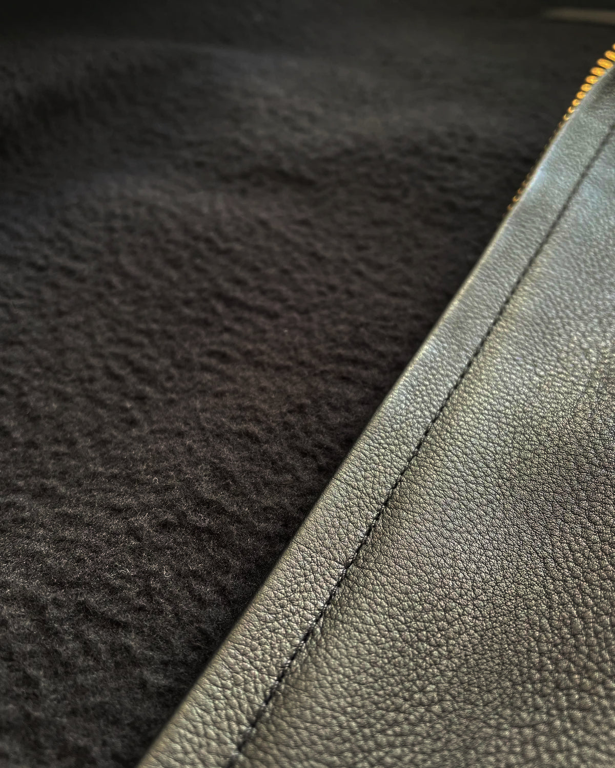 COMOLI / カーフスキン ジップパーカ (C03-01028)