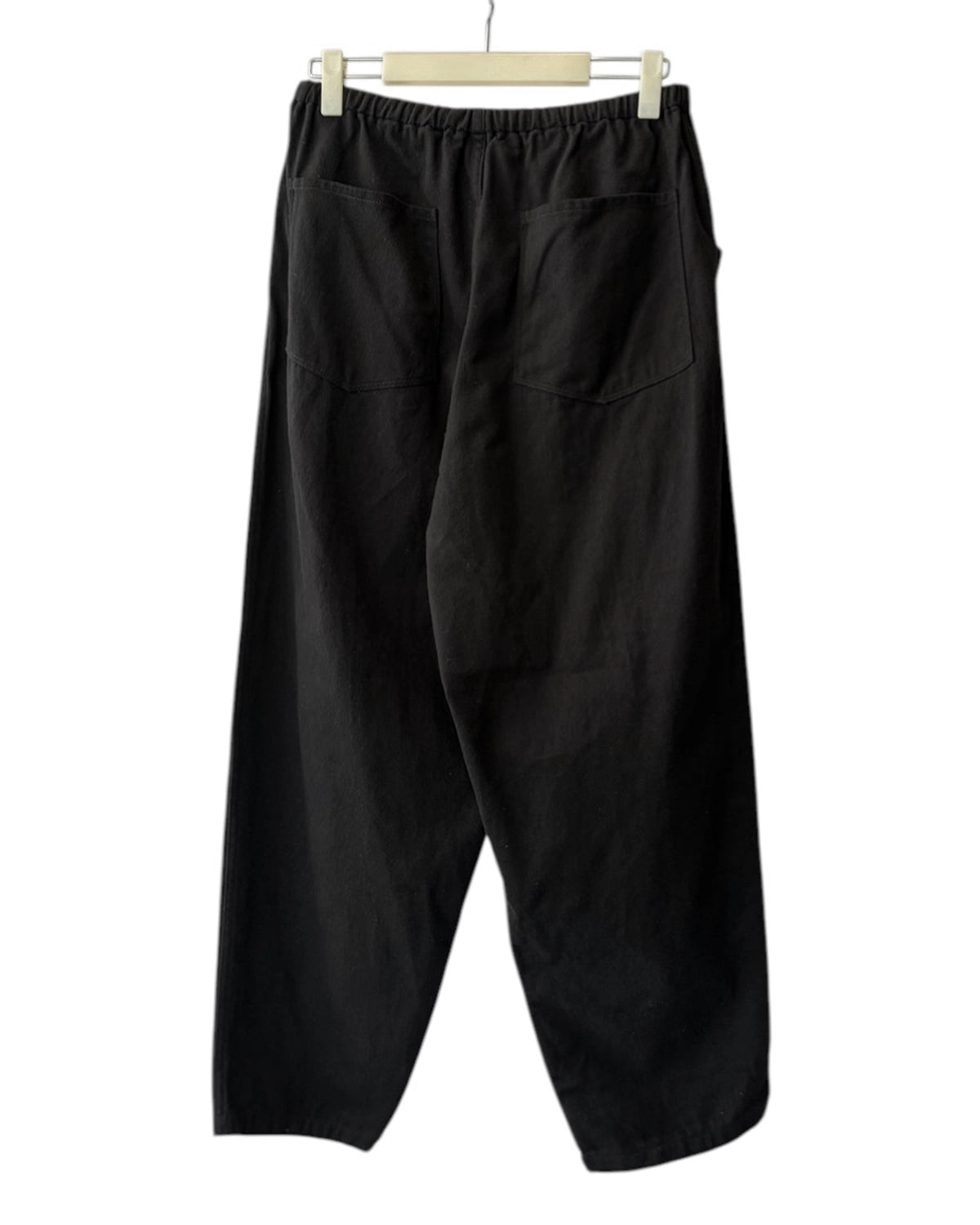 COMOLI / ブラックドリル テーパードパンツ (D01-03004)