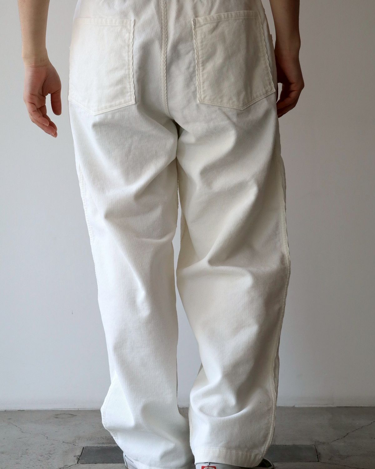 COMOLI / コーデュロイドローストリングパンツ (D01-03006)