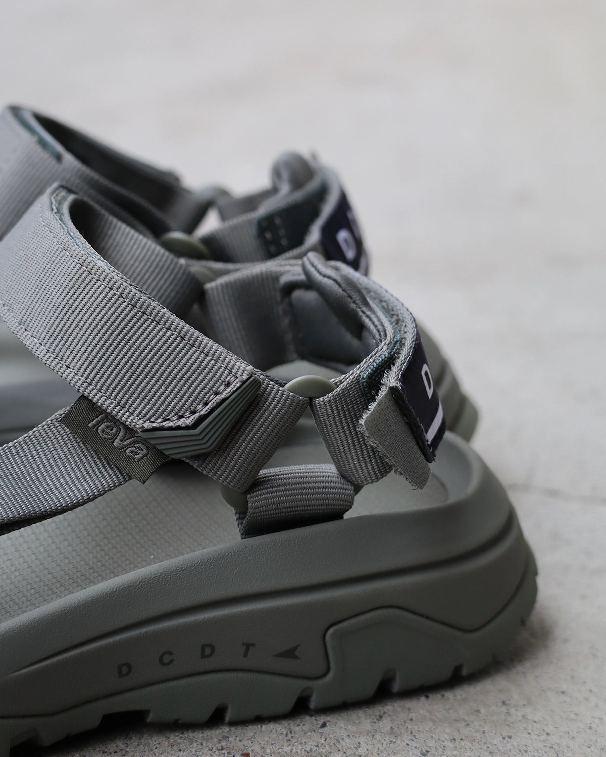 DESCENDANT × Teva / HURRICANE XLT3 (261DKDS-FW01S)