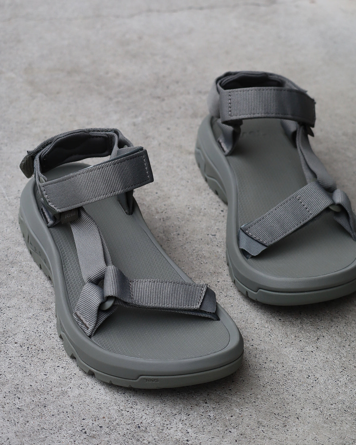 DESCENDANT × Teva / HURRICANE XLT3 (261DKDS-FW01S)