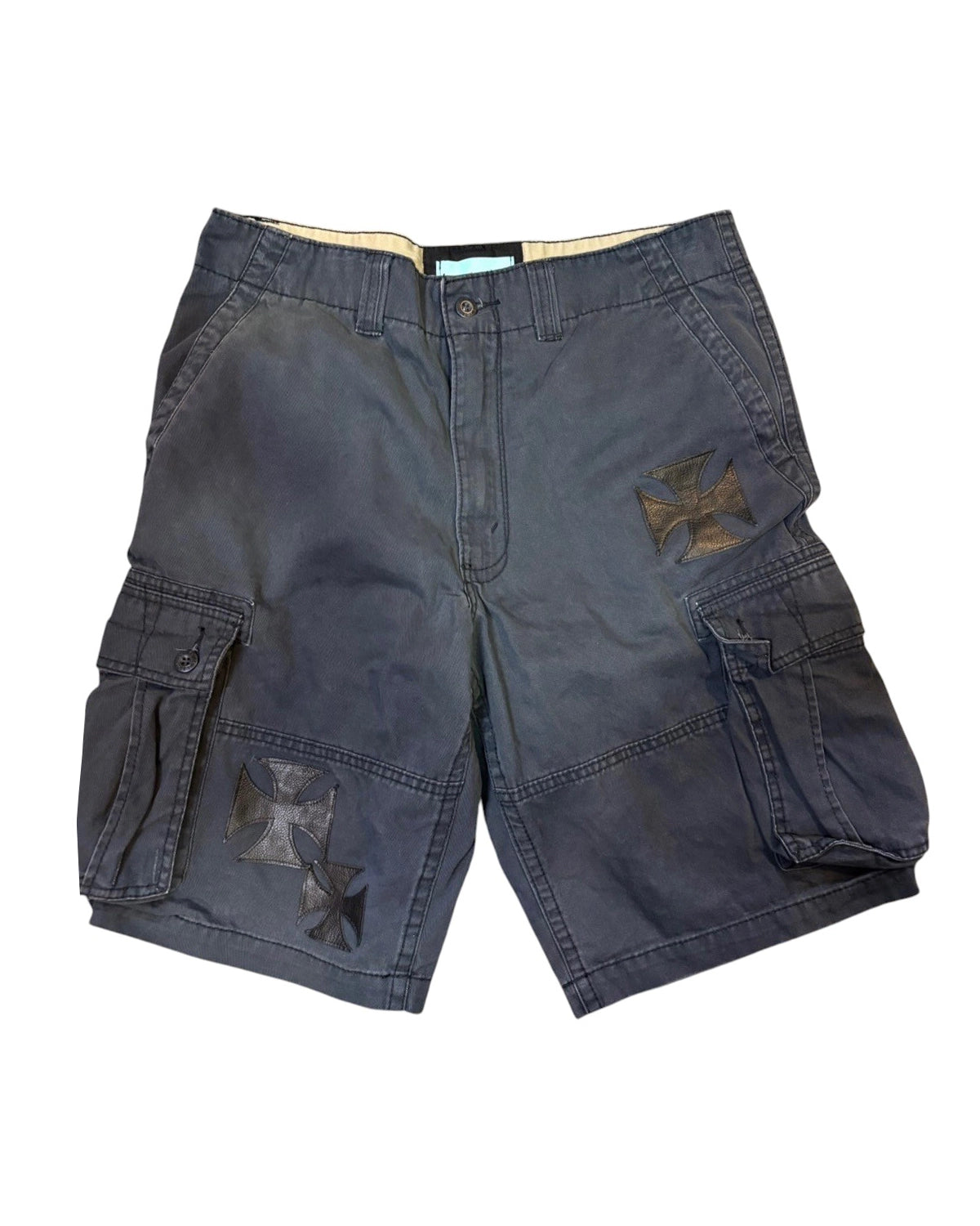 mindseeker の Vintage Remake Iron Cross Patch Camo Cargo Shorts (MSV-25-145)