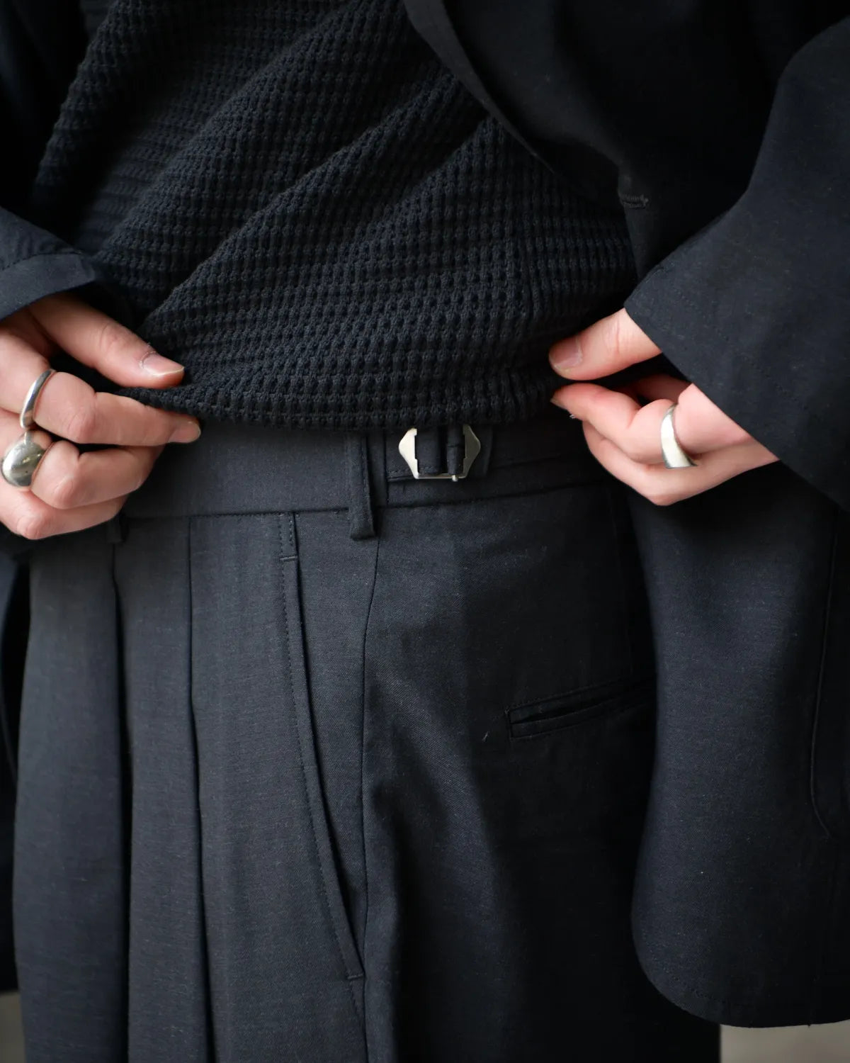 marka / TWO TUCK BAGGY TROUSERS (M26A11PT02C)