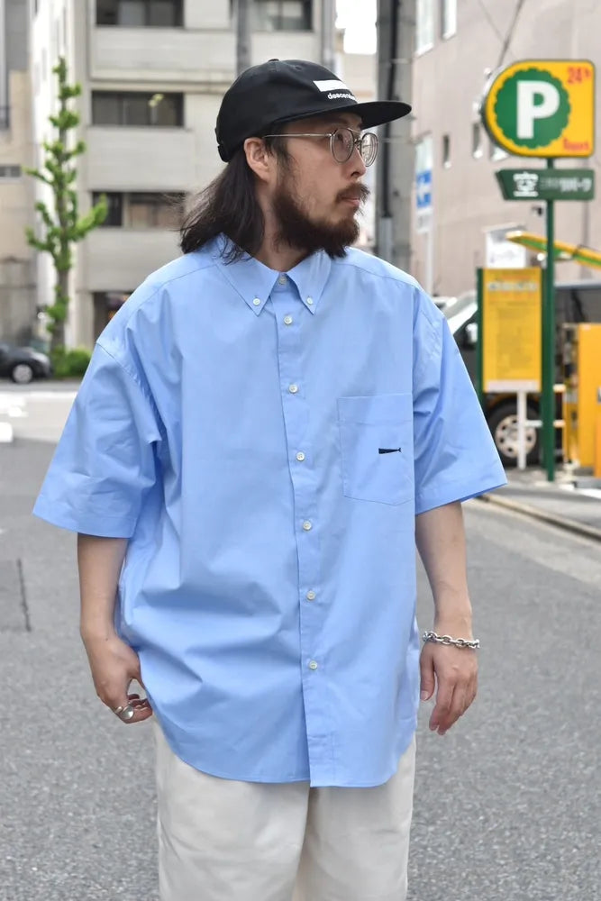 DESCENDANT の KENNEDY'S OXFORD SS SHIRT (241CPDS-SHM04)