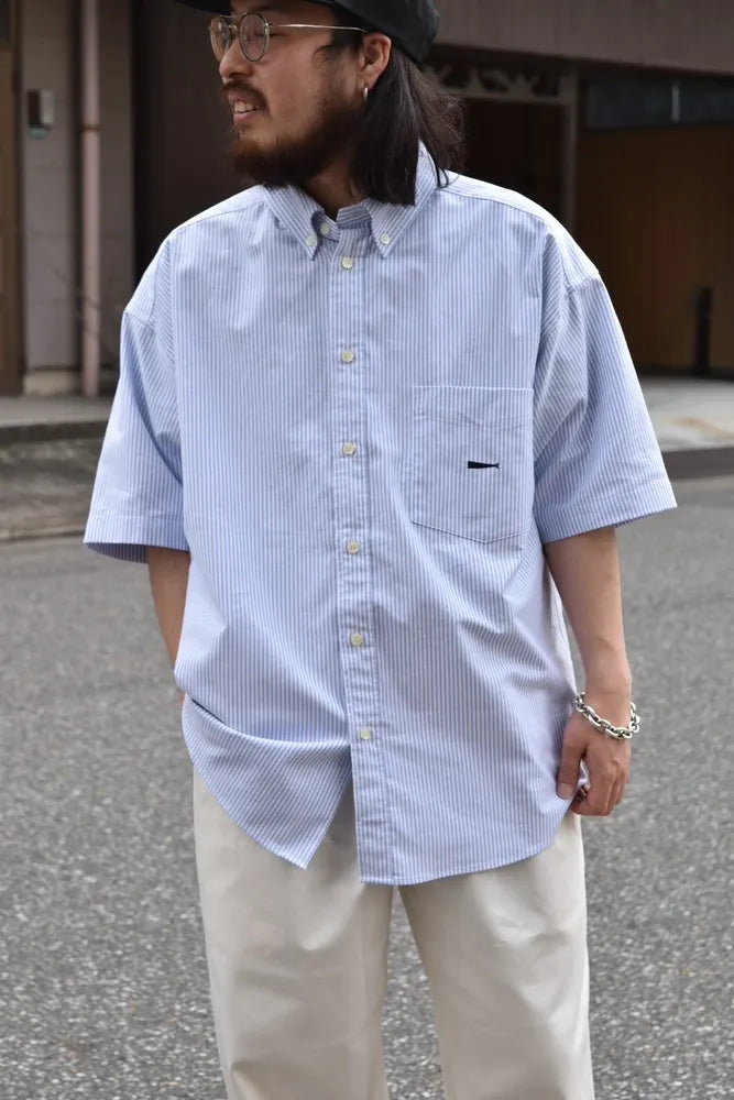 DESCENDANT の KENNEDY'S OX STRIPE SS SHIRT (241TQDS-SHM04)