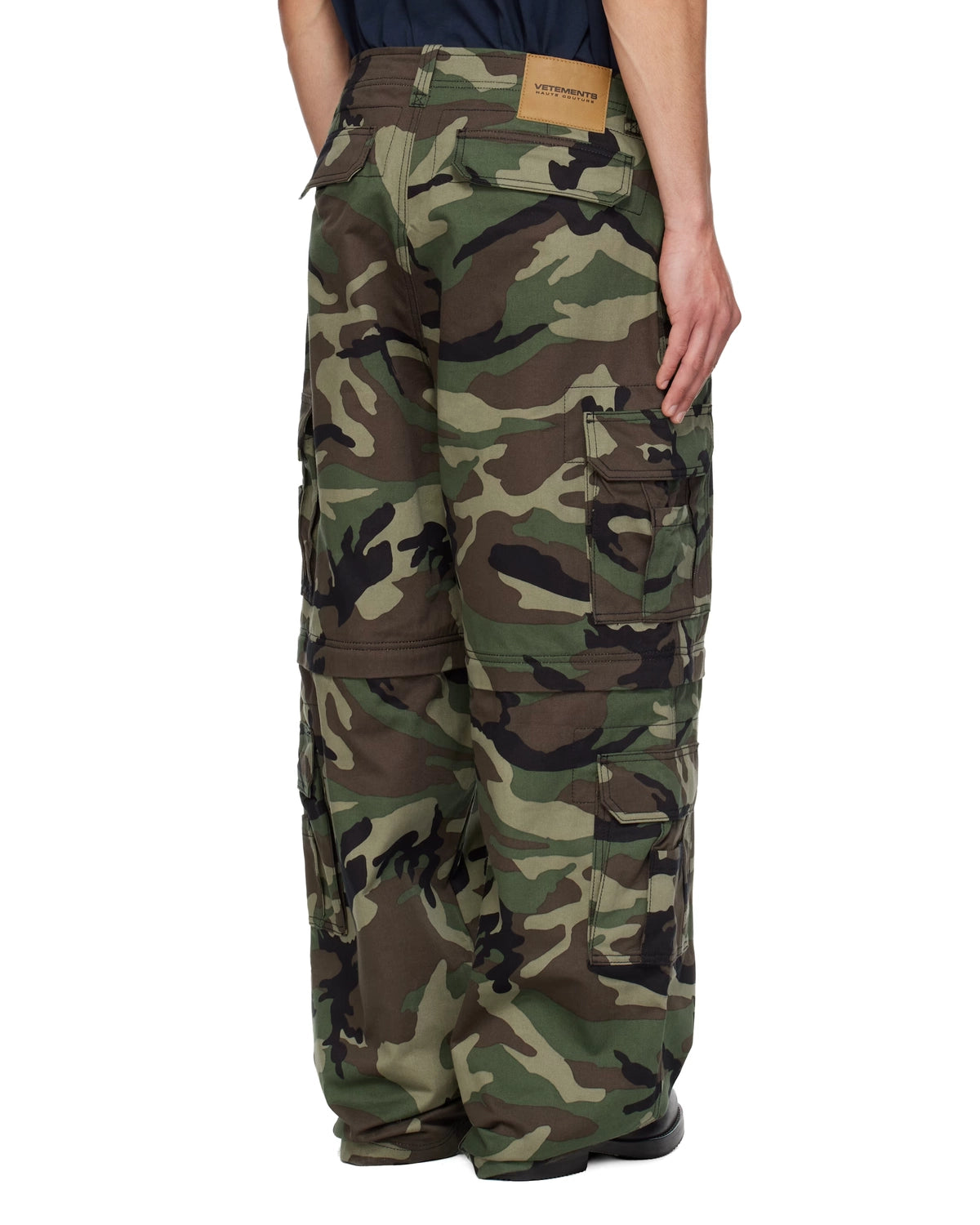 VETEMENTS / CAMO CARGO PANTS (ME76PA096XE)