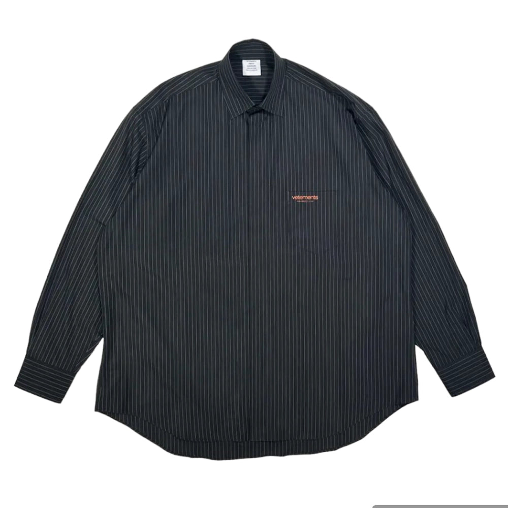 VETEMENTS (ヴェトモン) / URBAN LOGO SHIRT (UE64SH230B) 公式通販 