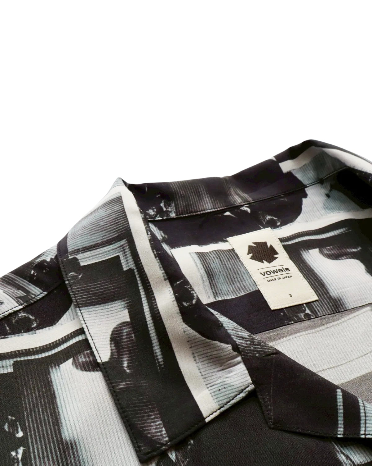 vowels / PRINTED STILL SHIRT (VO-26SS-SH025)