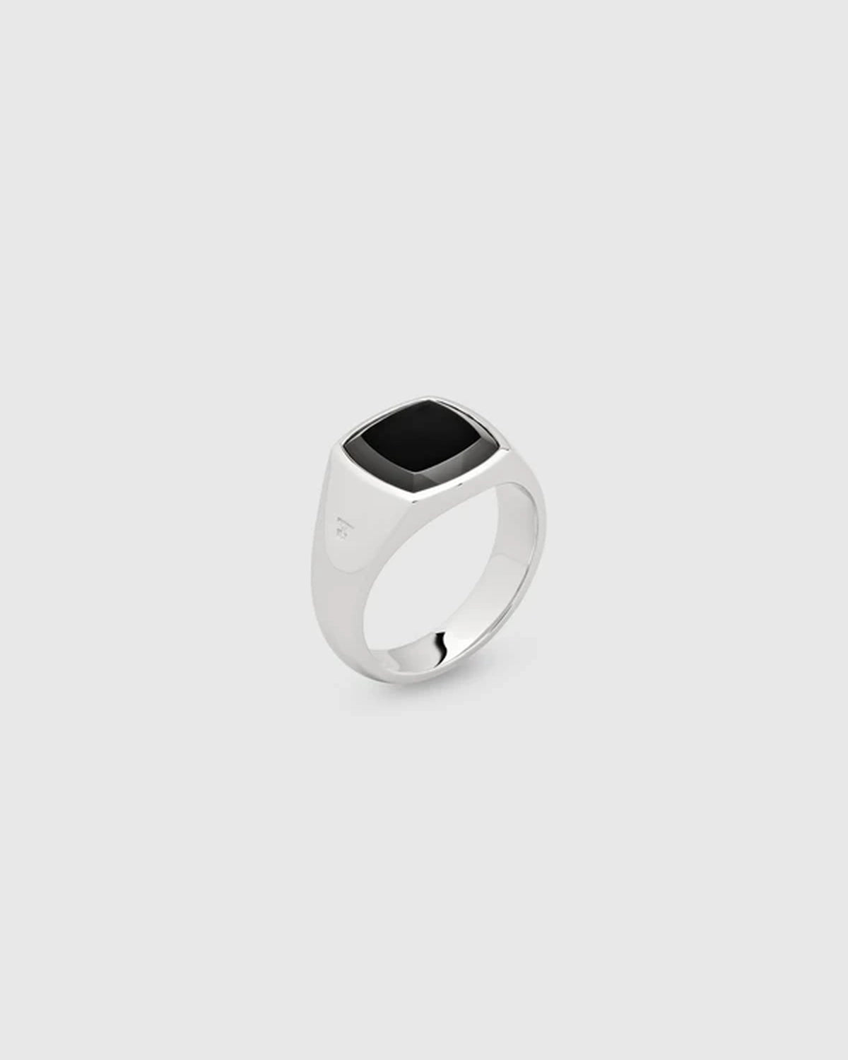 TOM WOOD / Kay Ring Polished Onyx (101276)