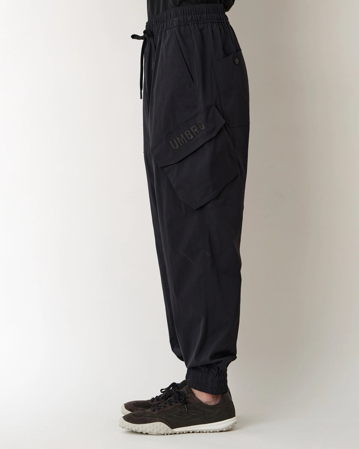 White Mountaineering  / WM×UMBRO EASY CARGO PANTS (WM2571418)