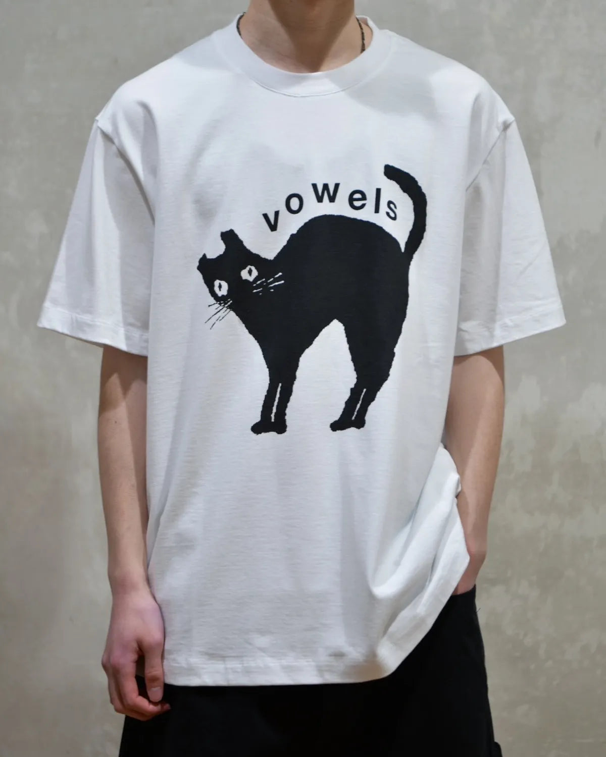 vowels / KITTY TEE (VO-26SS-T005)
