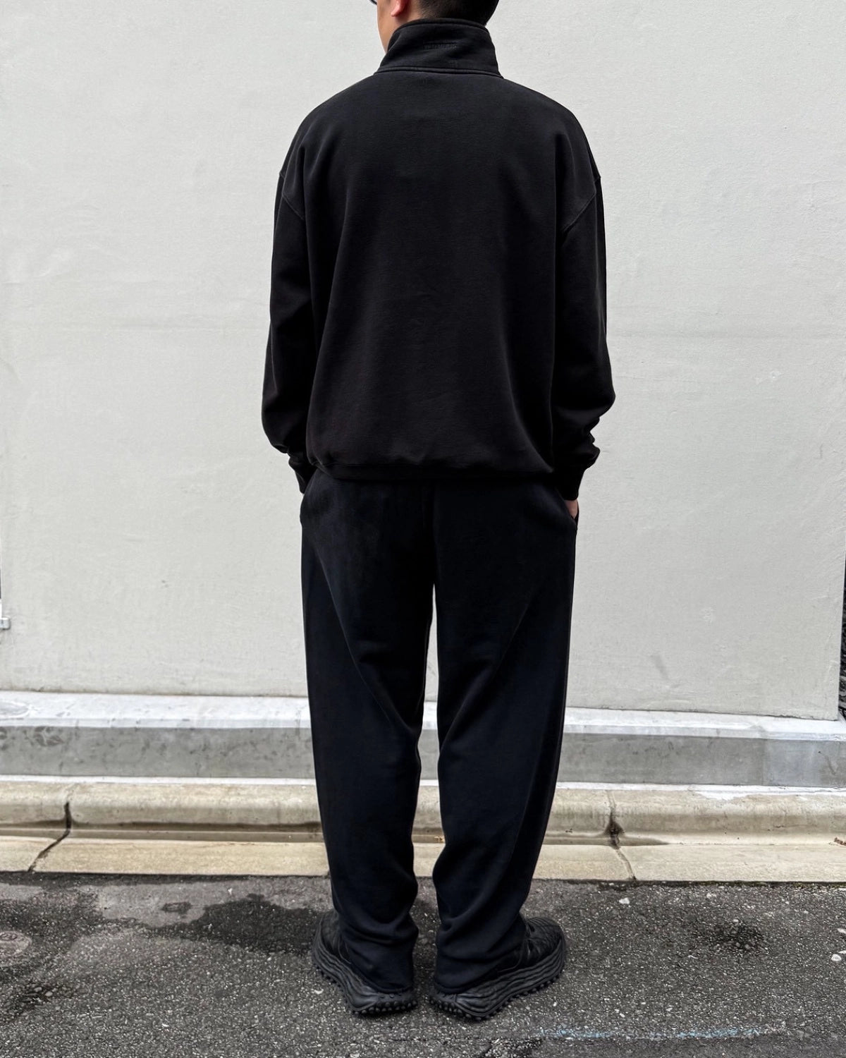 VETEMENTS / QUARTER-ZIP SWEATSHIRT (MH27PZ187B)