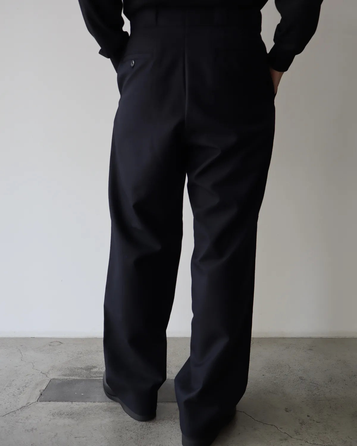 COMOLI / ウールサージパンツ (C03-03014)