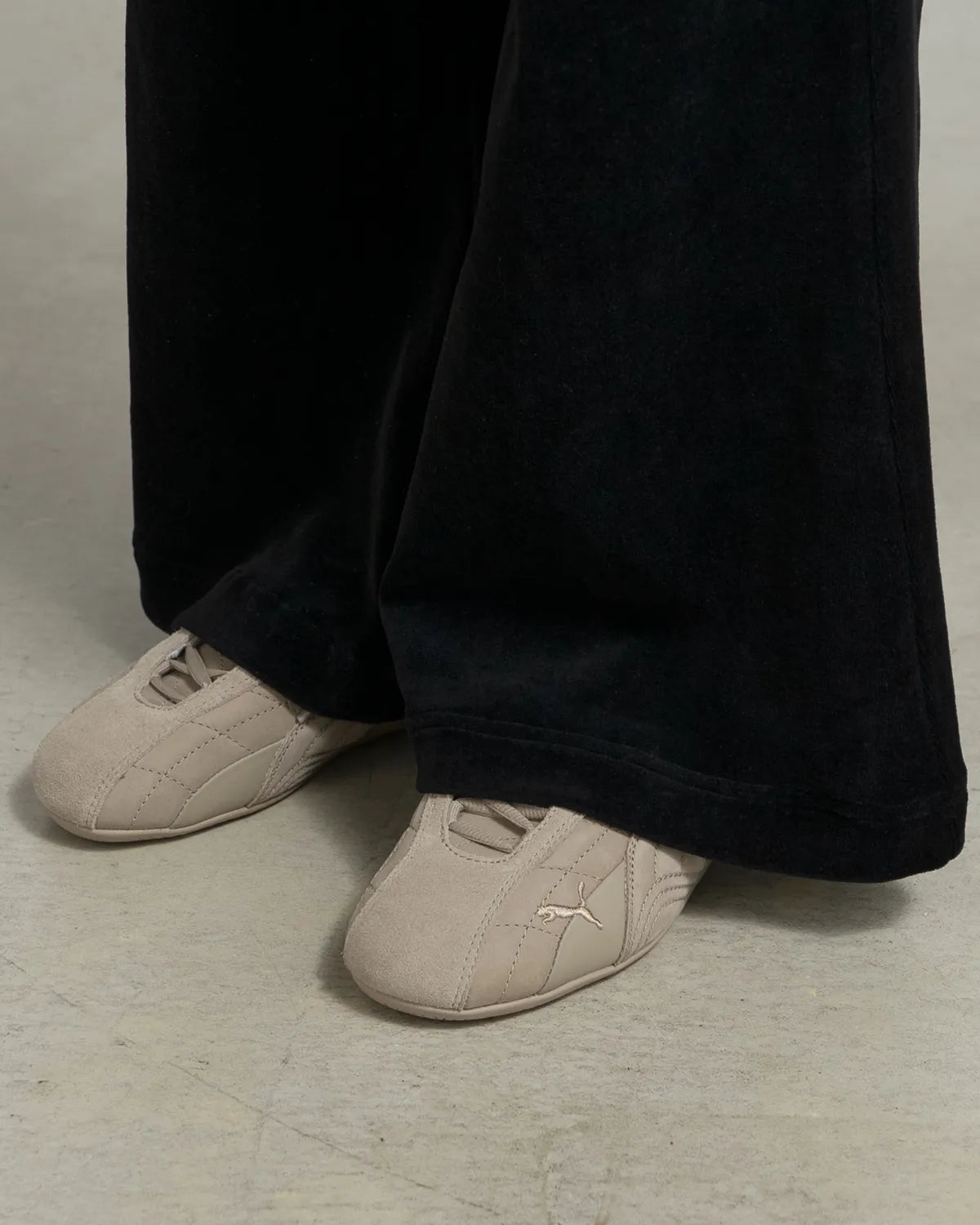 Graphpaper / Compact Velour Flare Pants (GL253-70408)