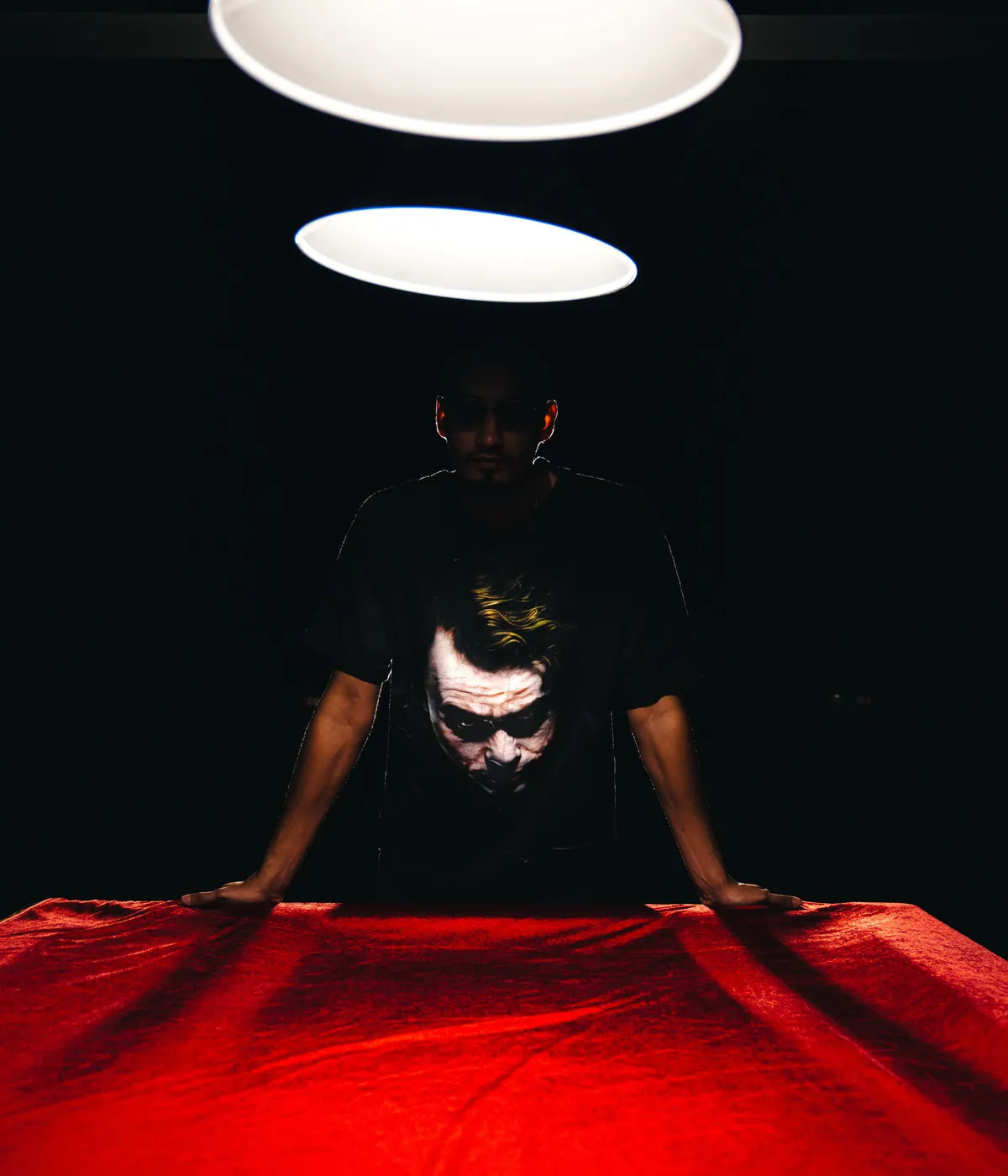 ©︎SAINT Mxxxxxx × THE DARK KNIGHT TRILOGY / BTM_SS TEE / JOKER (SM-HR8-0000-C53)