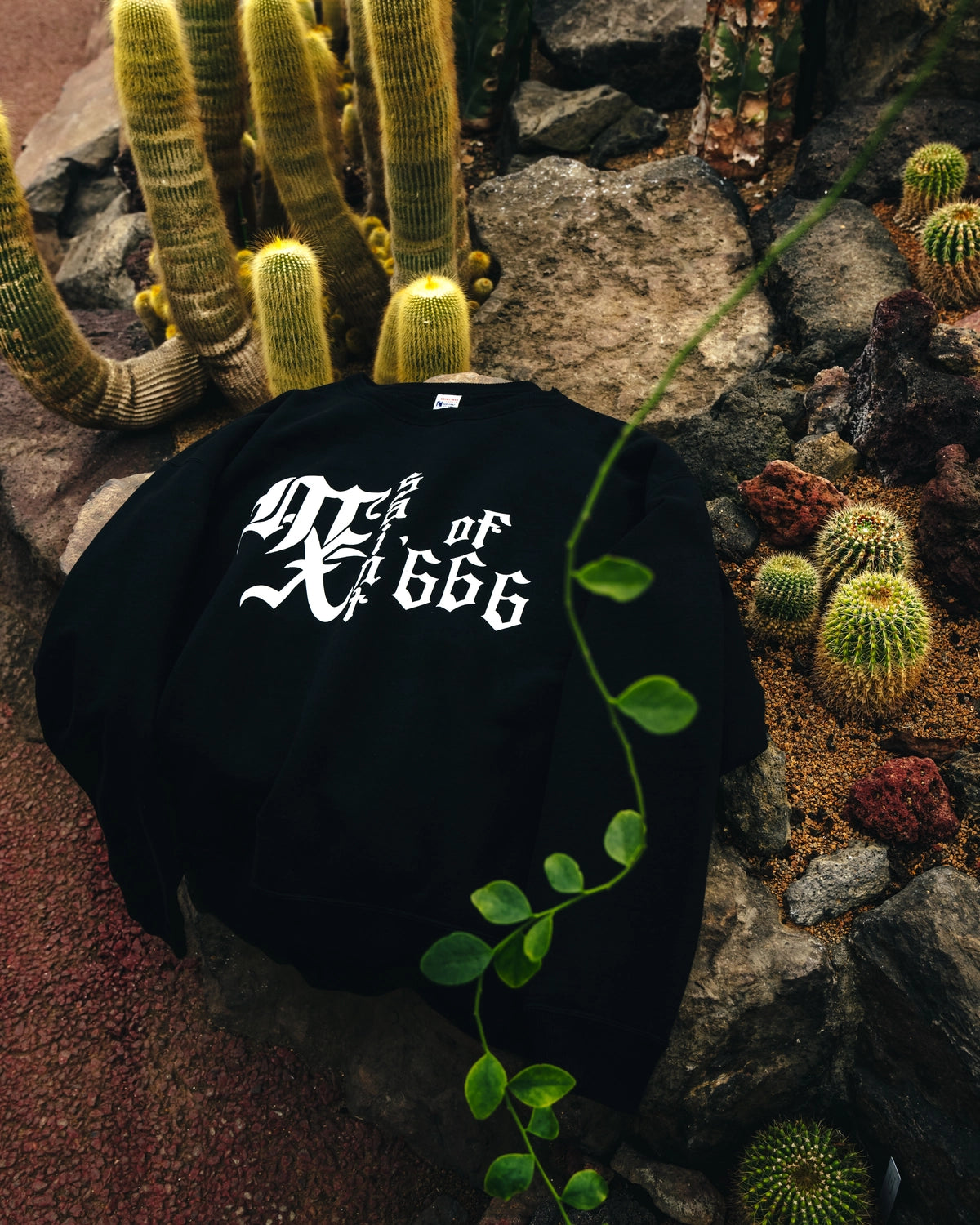 ©︎SAINT Mxxxxxx / CREW NECK SWEART -MX666 (SM-HR8-0000-043)