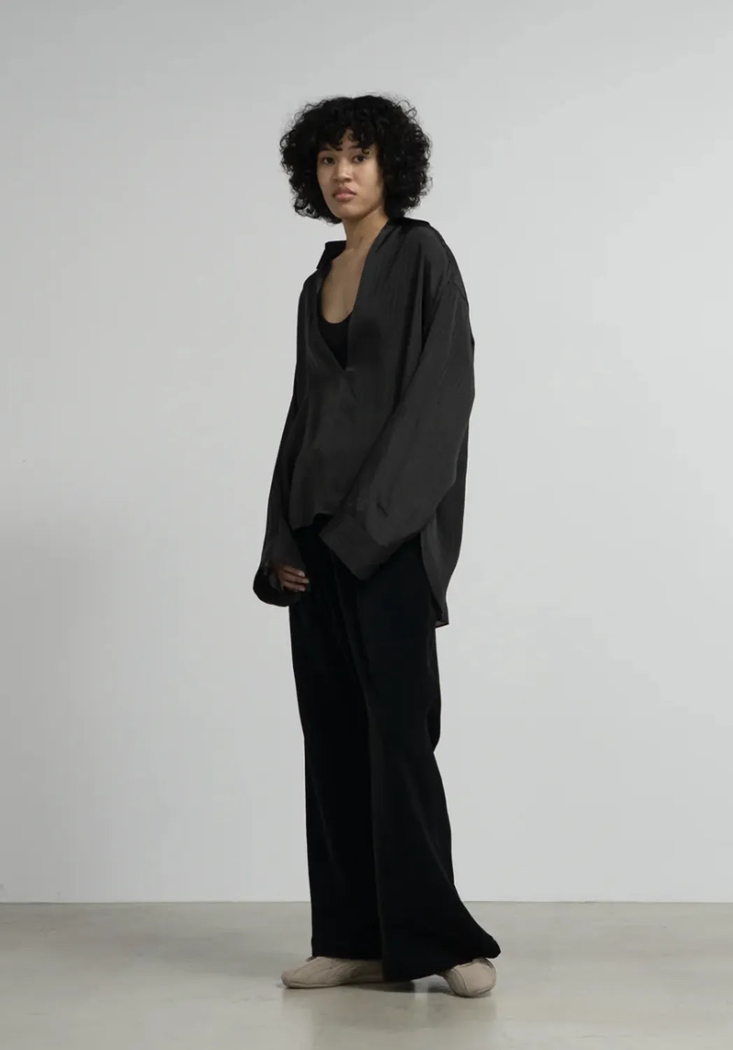 Graphpaper / Cupro Stripe Skipper Blouse (GL253-50415)