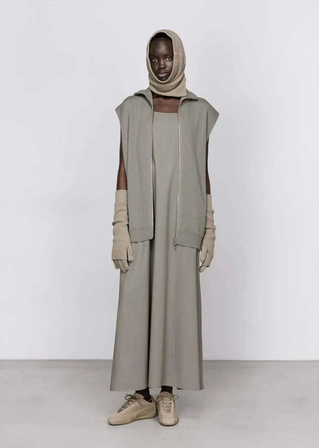 Graphpaper / Mercerized Fine Wool Snood (GU253-90468)