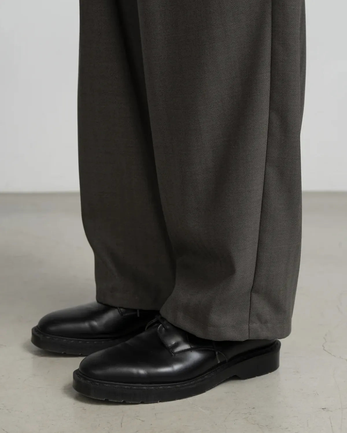 Graphpaper / Melange Herringbone Stripe Chef Track Pants (GM253-40335)