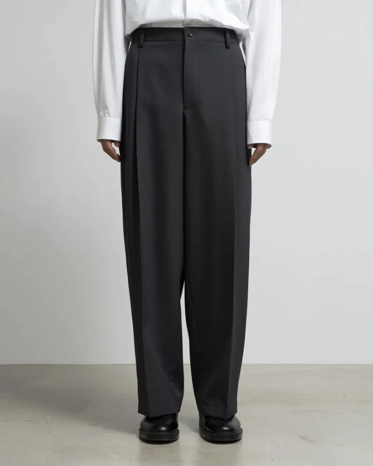 Graphpaper / Scale Off Wool Wide Slacks (GM254-40041B)