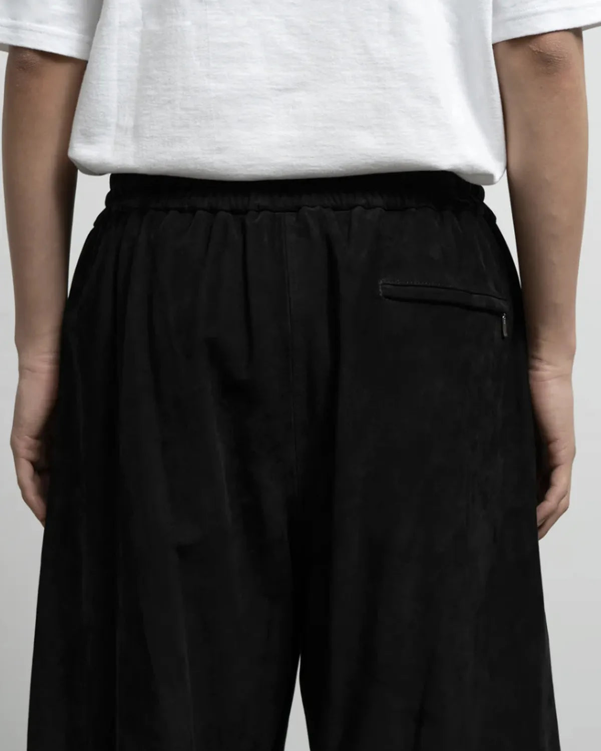 Graphpaper / Cow Nubuck Leather Wide Shorts (GM261-40408)