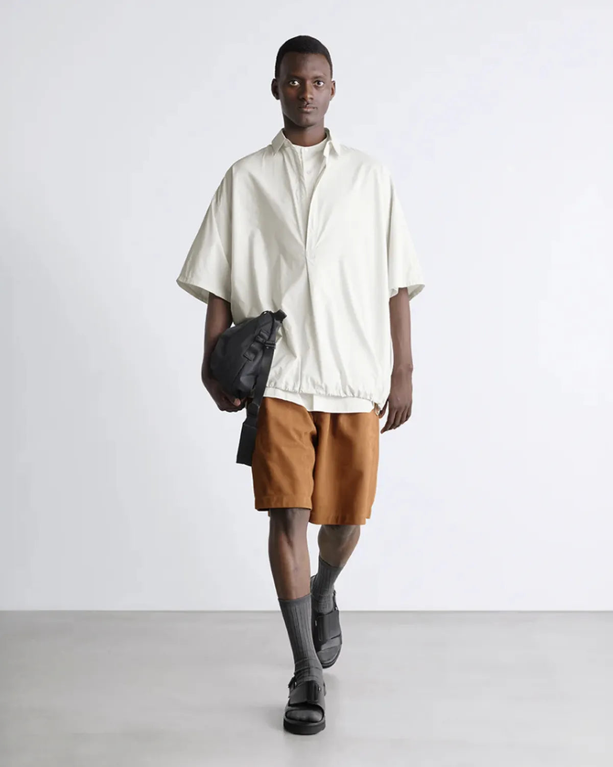 Graphpaper / Cow Nubuck Leather Wide Shorts (GM261-40408)